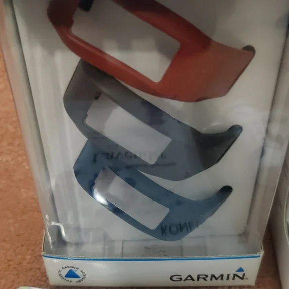 Garmin Vivofit Bands in Red and Blue with Accessories - Picture 9 of 12